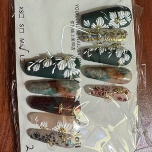 Press On Nails Set Fake Nails Flower Design Art Luxury Elegant Manicure